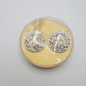 Sarah Coventry Frozen Lace clip ons